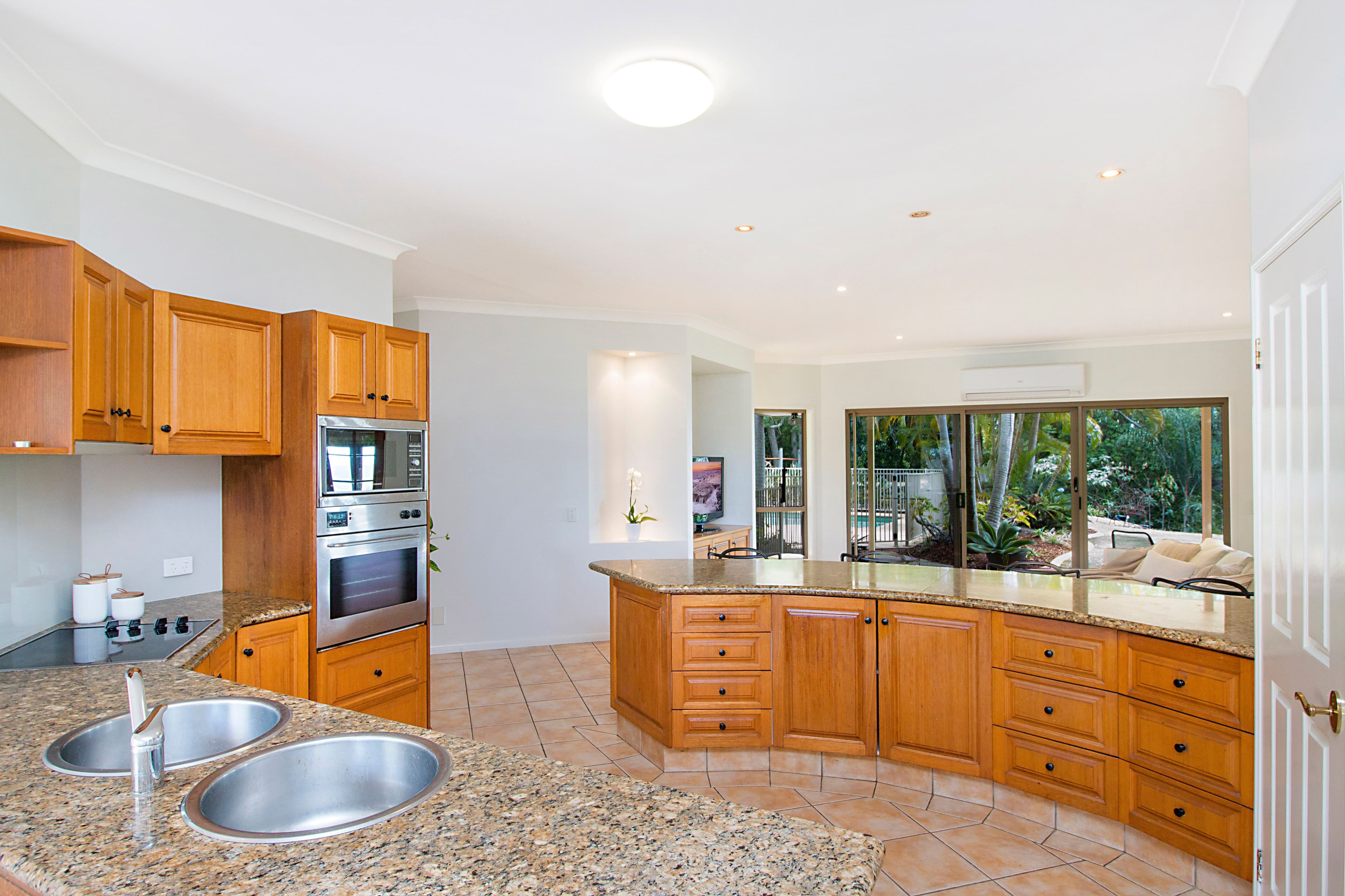 13 Westminster Boulevard, Elanora QLD 4221, Elanora - Thumbnail 6