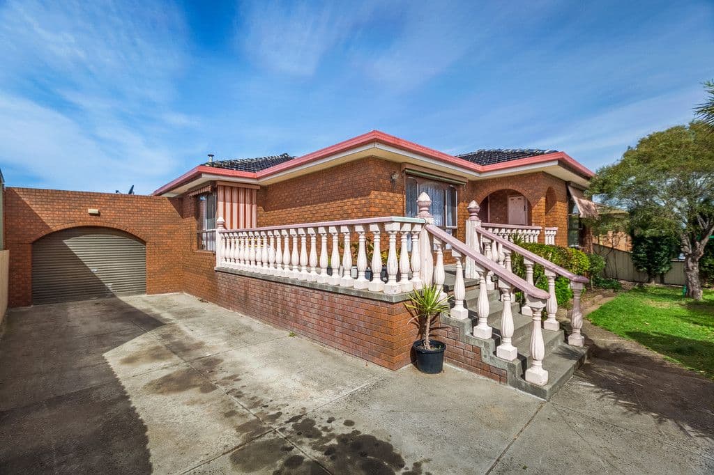 6 Sherwood Drive, THOMASTOWN VIC 3074, Thomastown - Thumbnail 2