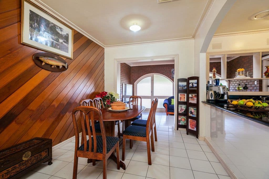 6 Sherwood Drive, THOMASTOWN VIC 3074, Thomastown - Thumbnail 4