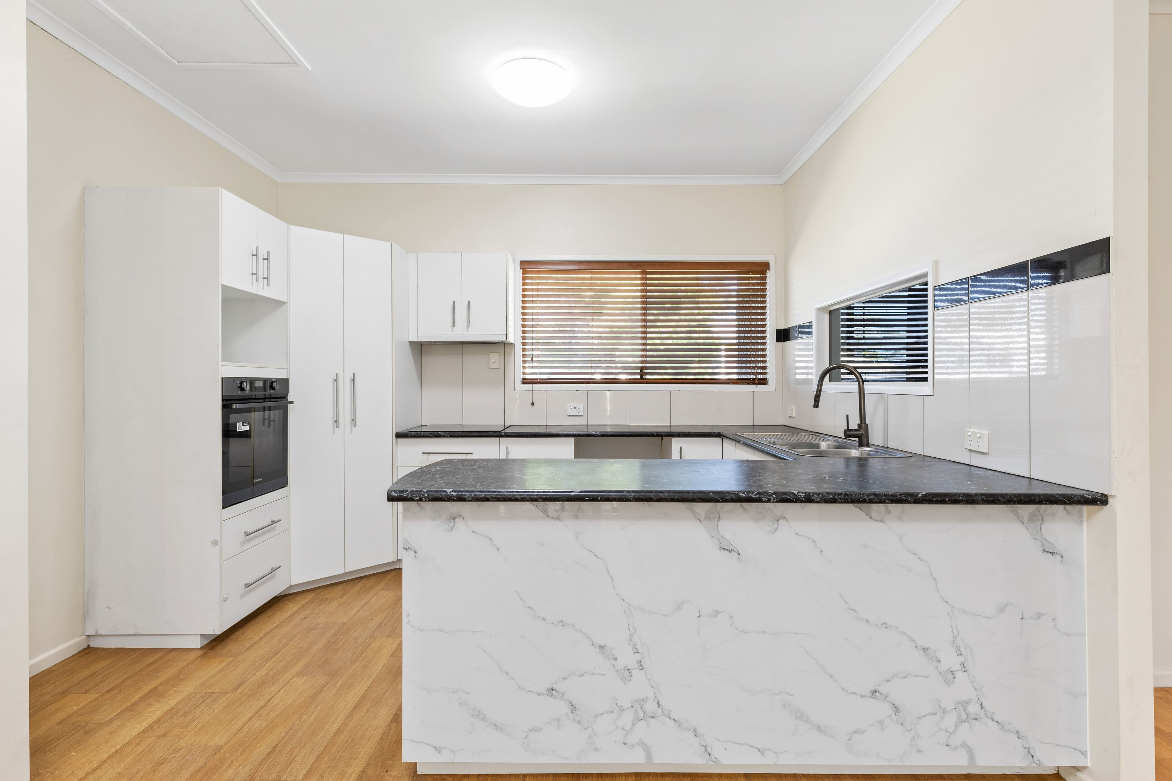 6 Hass Place, Emerald QLD 4720, Emerald - Thumbnail 6