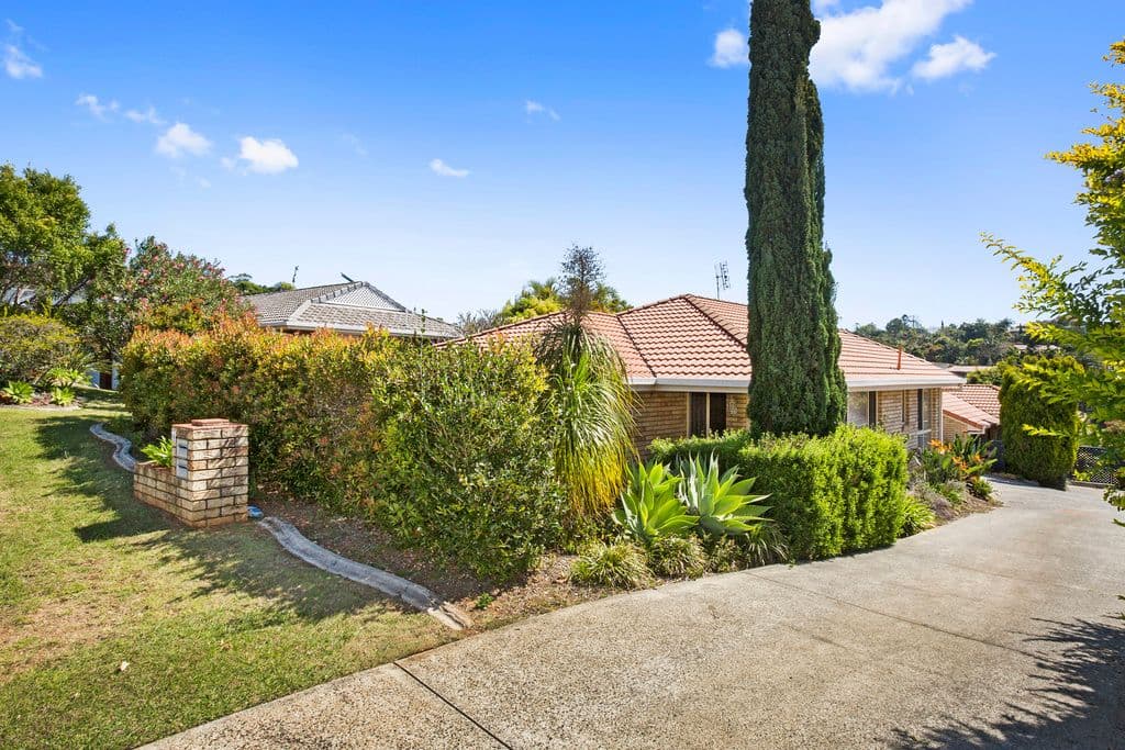11 Tralee Drive, Banora Point - Image 1