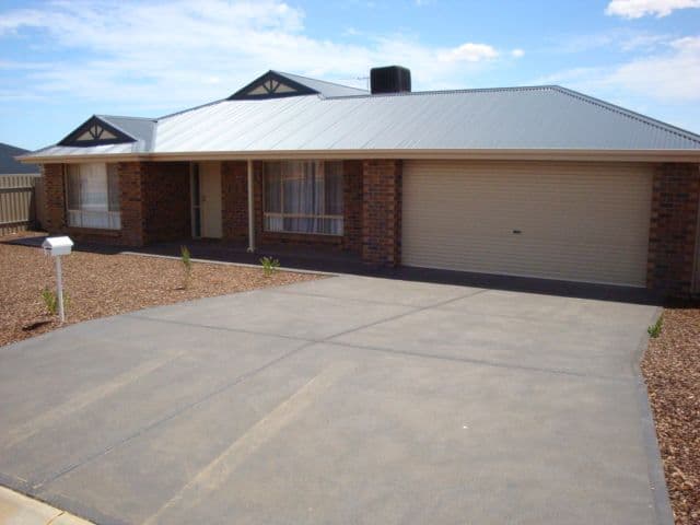 18 St Albans Place, CRAIGMORE SA 5114, Craigmore - Image 1