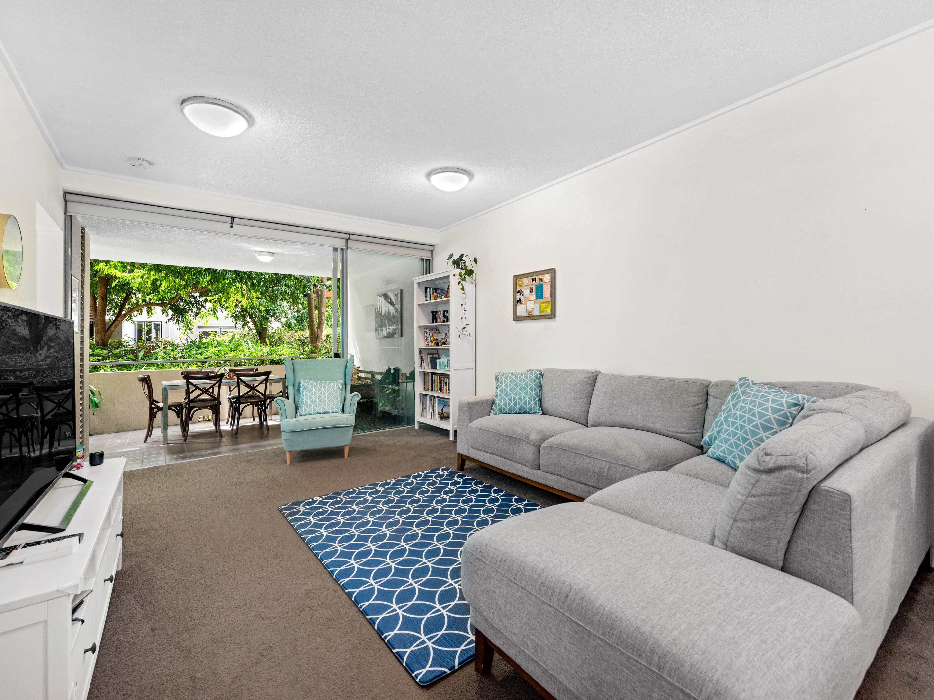 162B Civic Parade, Altona - Thumbnail 2