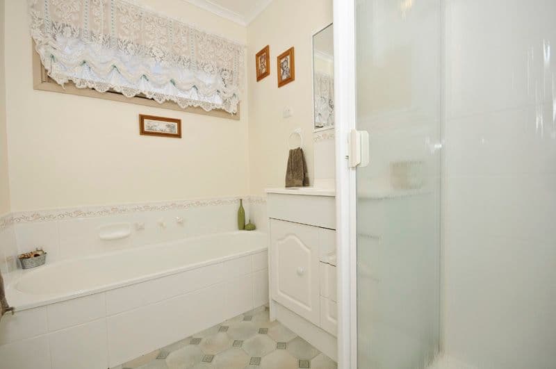 10-12 Surrey Road West, CROYDON VIC 3136, Croydon - Thumbnail 4