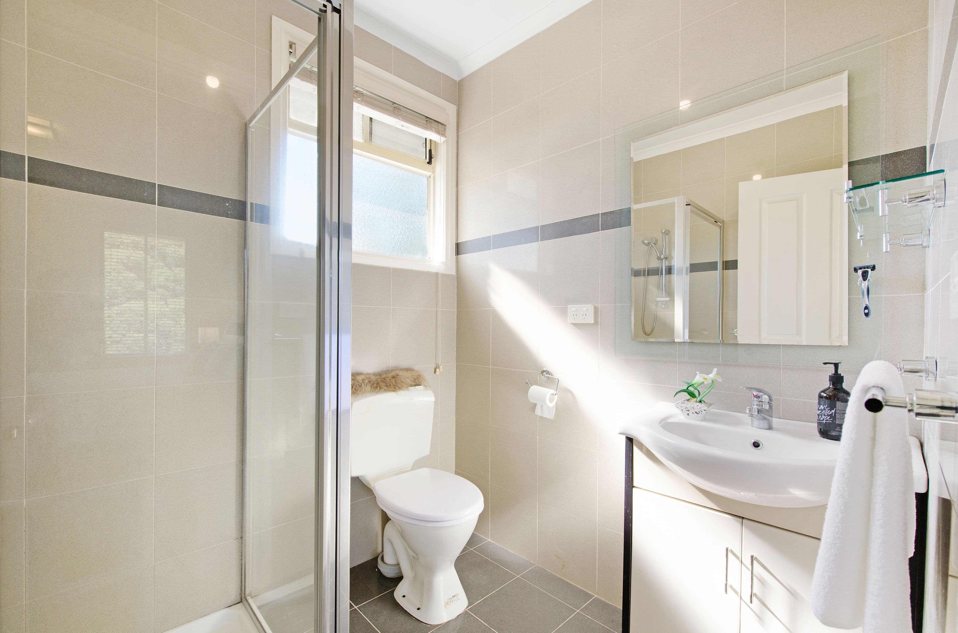 14a Summerhill Road, Reservoir VIC 3073, Reservoir - Thumbnail 8