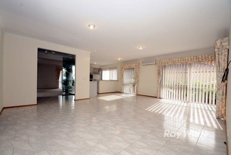 37 Vista Crescent, ROWVILLE VIC 3178, Rowville - Thumbnail 3