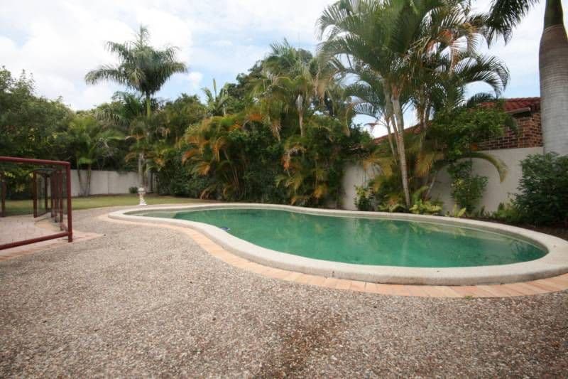 30 Clipper Boulevard, CLEAR ISLAND WATERS QLD 4226, Clear Island Waters - Thumbnail 3