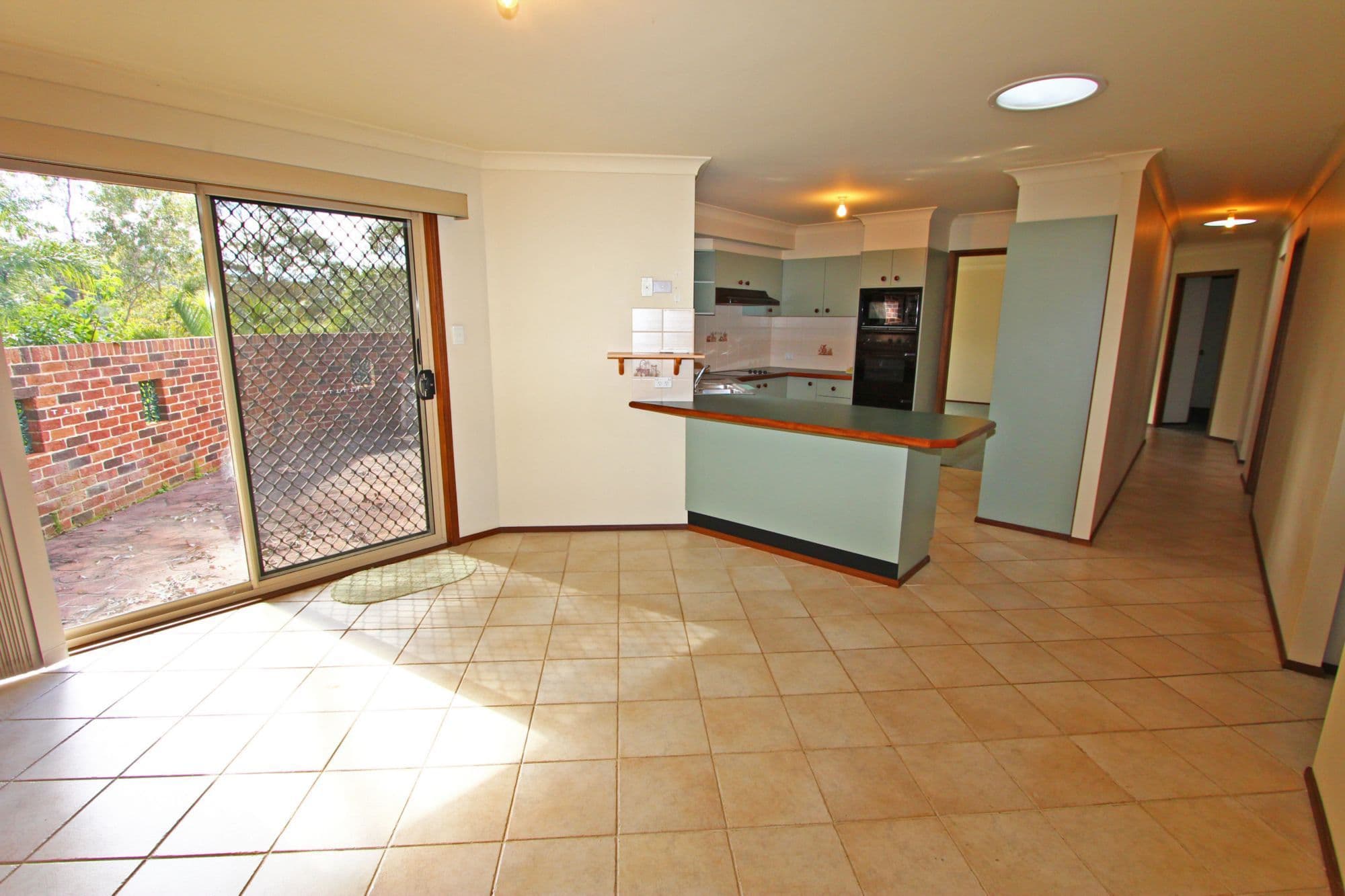 13 Bellwood Close, TUGGERAH NSW 2259, Tuggerah - Thumbnail 2
