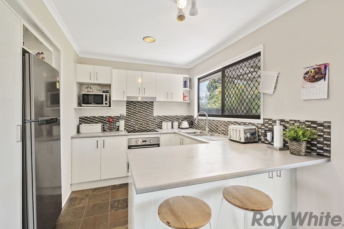 18 Leigh Street, Deception Bay QLD 4508, Deception Bay - Thumbnail 3