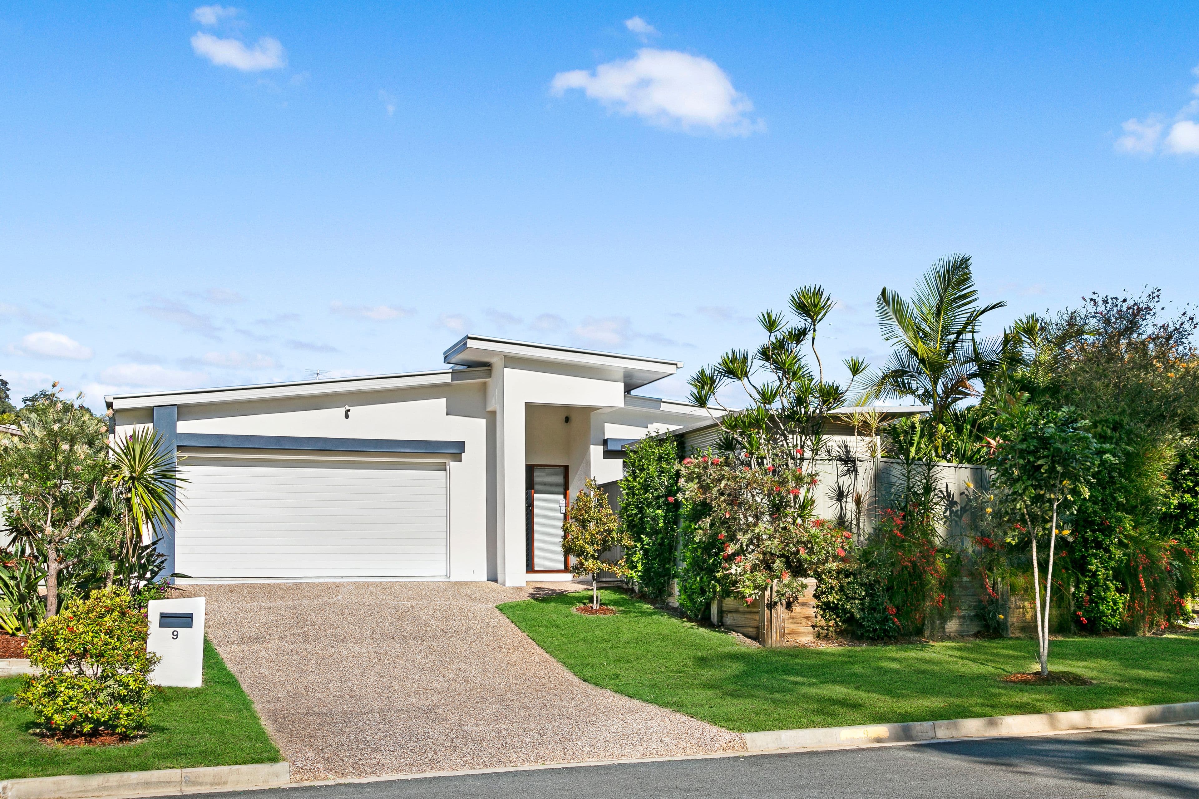 9 Emerson Drive, Bonogin QLD 4213, Bonogin - Thumbnail 2