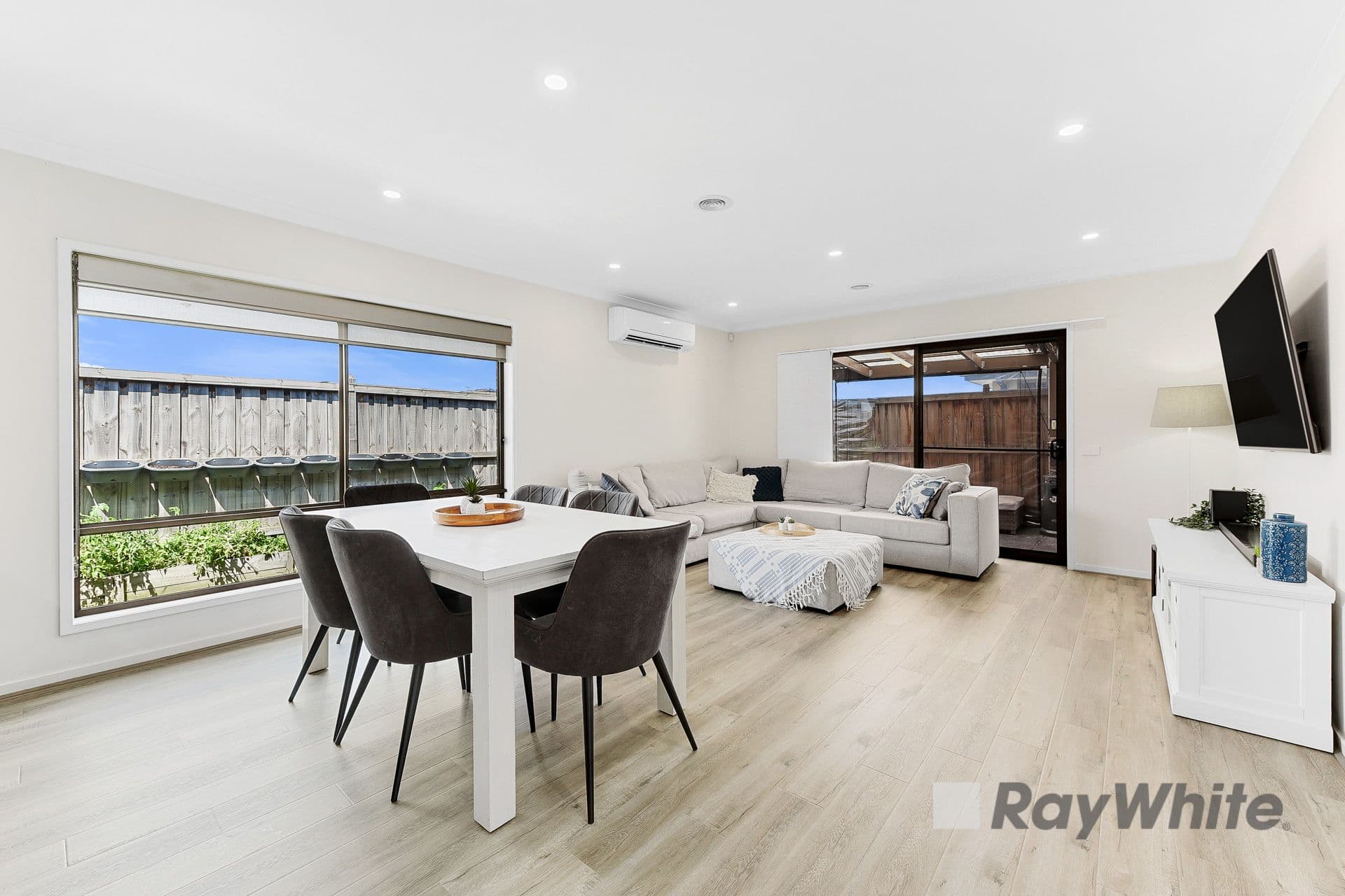 99 Heybridge Street, Clyde VIC 3978, Clyde - Thumbnail 3