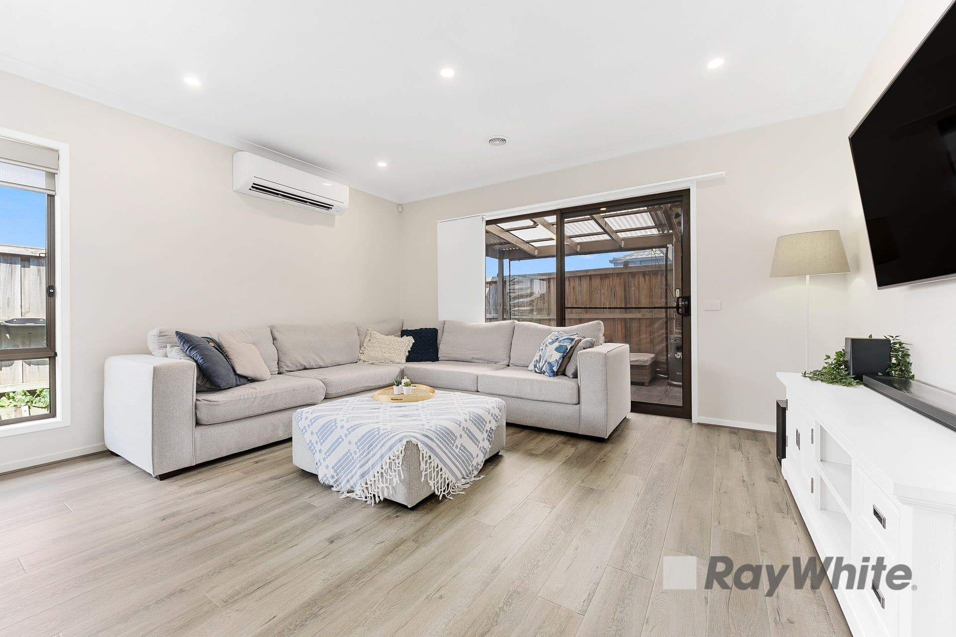 99 Heybridge Street, Clyde VIC 3978, Clyde - Thumbnail 4