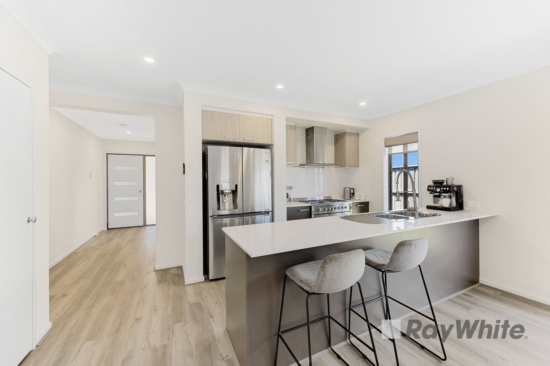 99 Heybridge Street, Clyde VIC 3978, Clyde - Thumbnail 6
