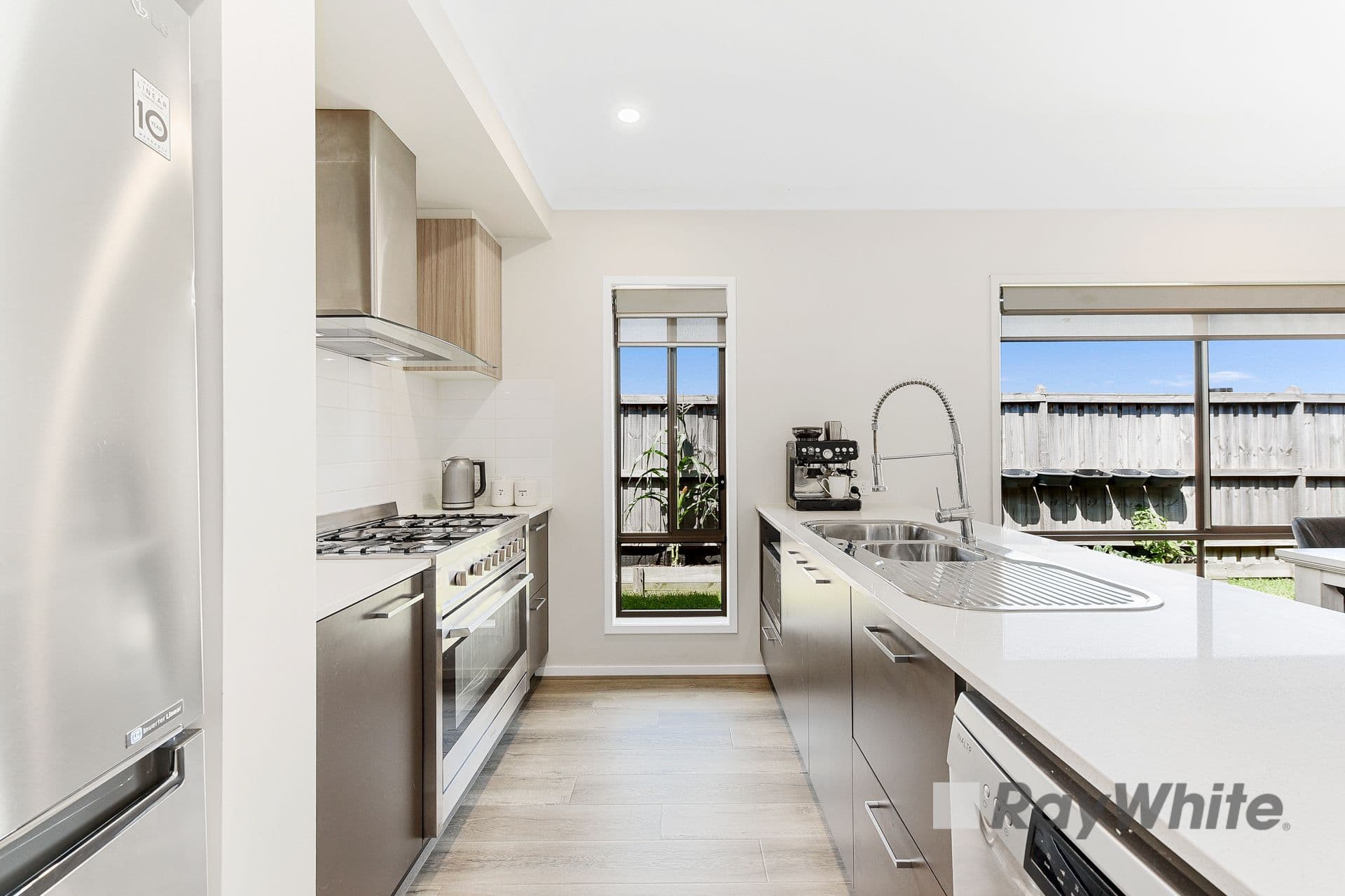 99 Heybridge Street, Clyde VIC 3978, Clyde - Thumbnail 7