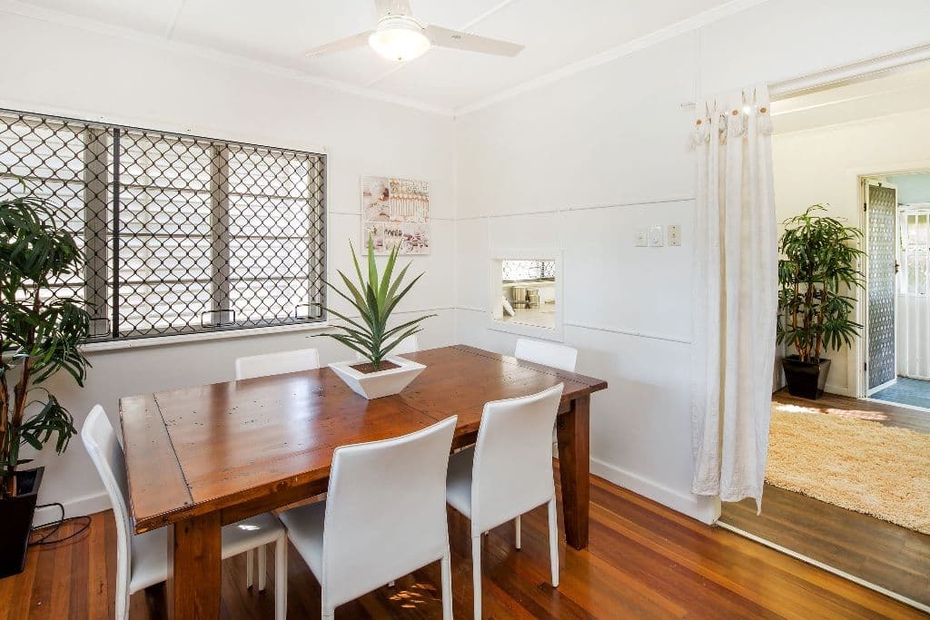 68 Falconer Street, SOUTHPORT QLD 4215, Southport - Thumbnail 4