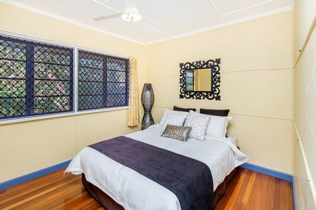 68 Falconer Street, SOUTHPORT QLD 4215, Southport - Thumbnail 7