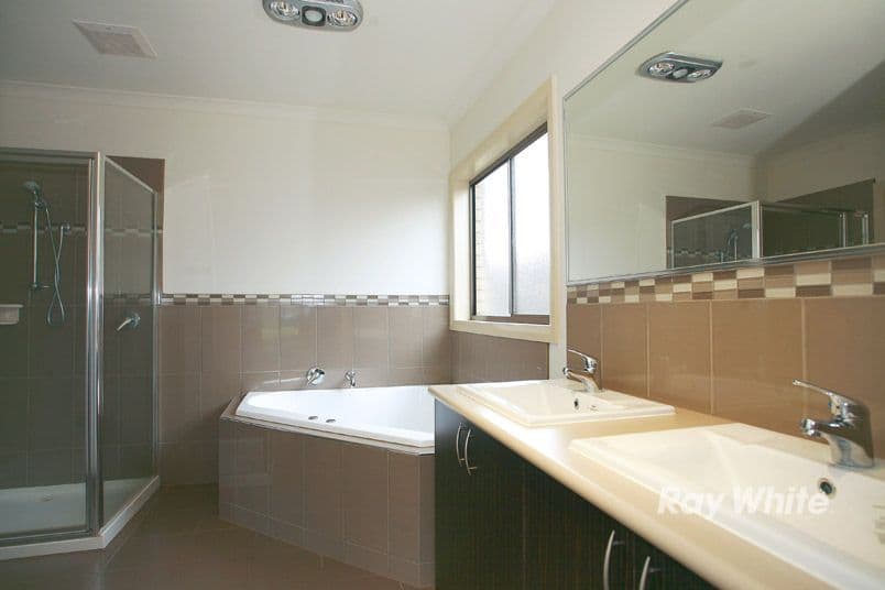 67 Nature Circuit, CRANBOURNE NORTH VIC 3977, Cranbourne North - Thumbnail 4