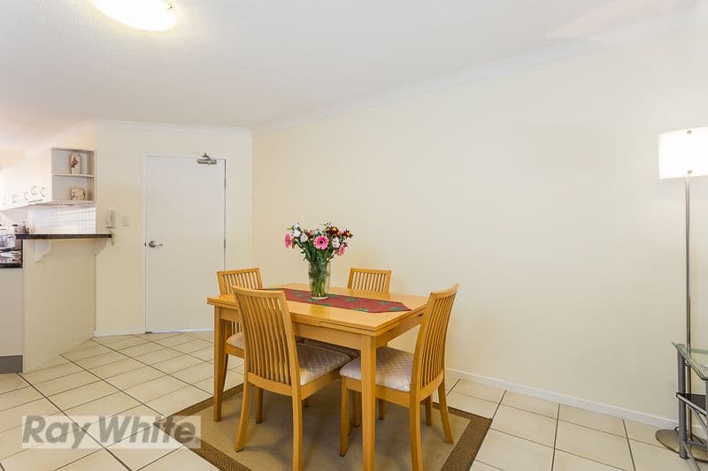 34 Douglas Street, Greenslopes QLD 4120, Greenslopes - Thumbnail 3