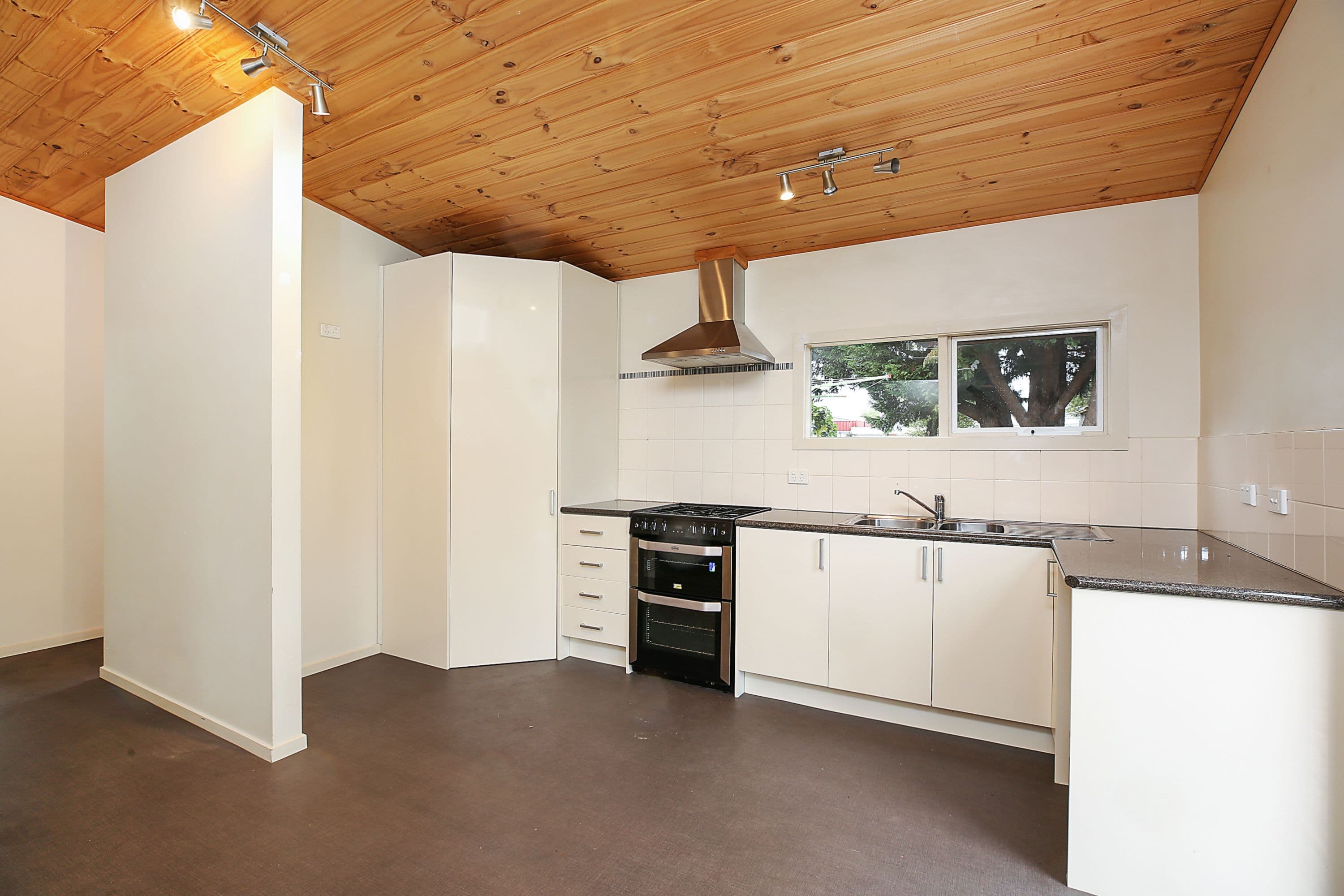 35 Silvester Street, Cobden VIC 3266, Cobden - Thumbnail 3