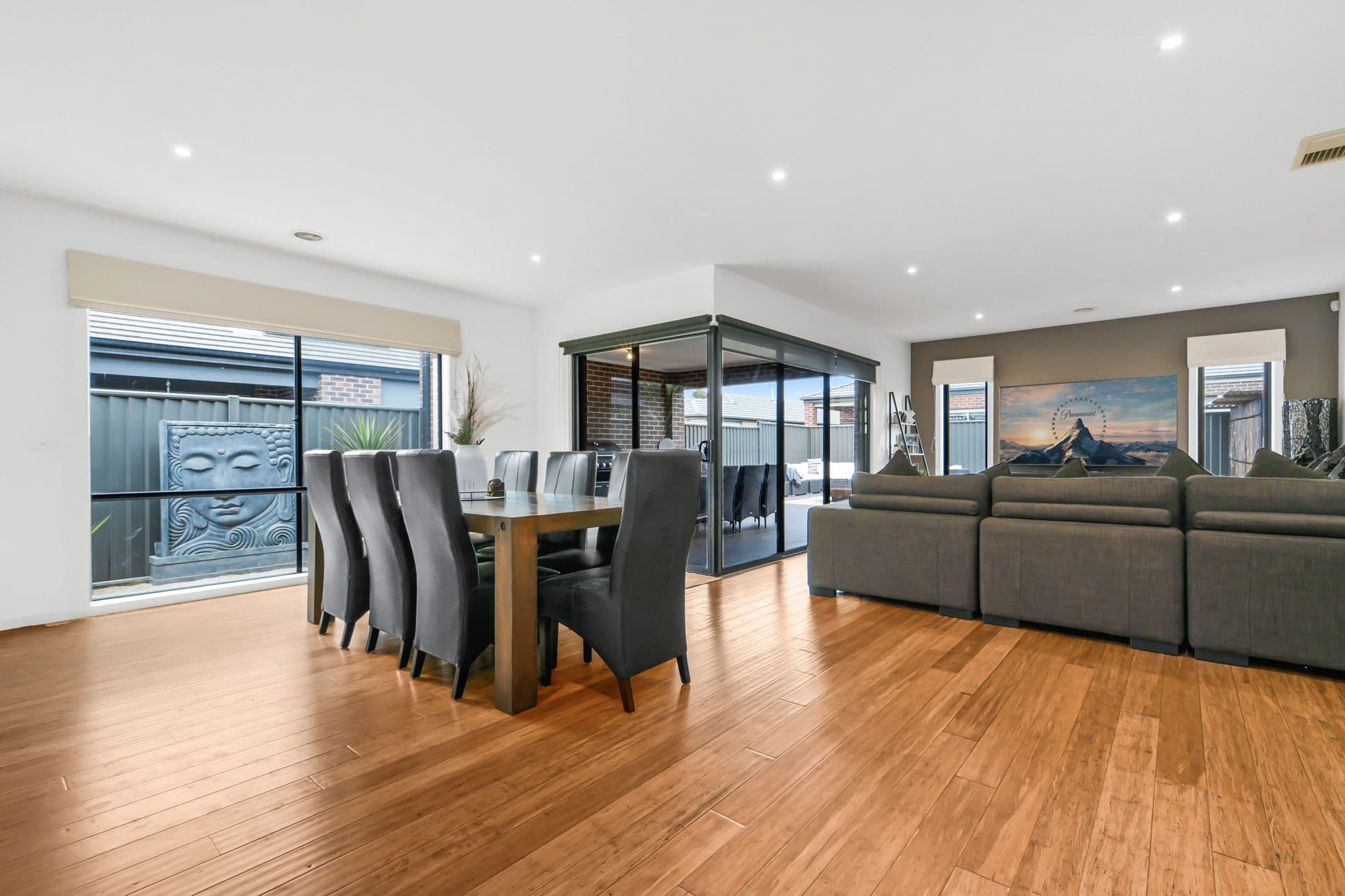 9 Bellsquarry Avenue, Cranbourne East VIC 3977, Cranbourne East - Thumbnail 6