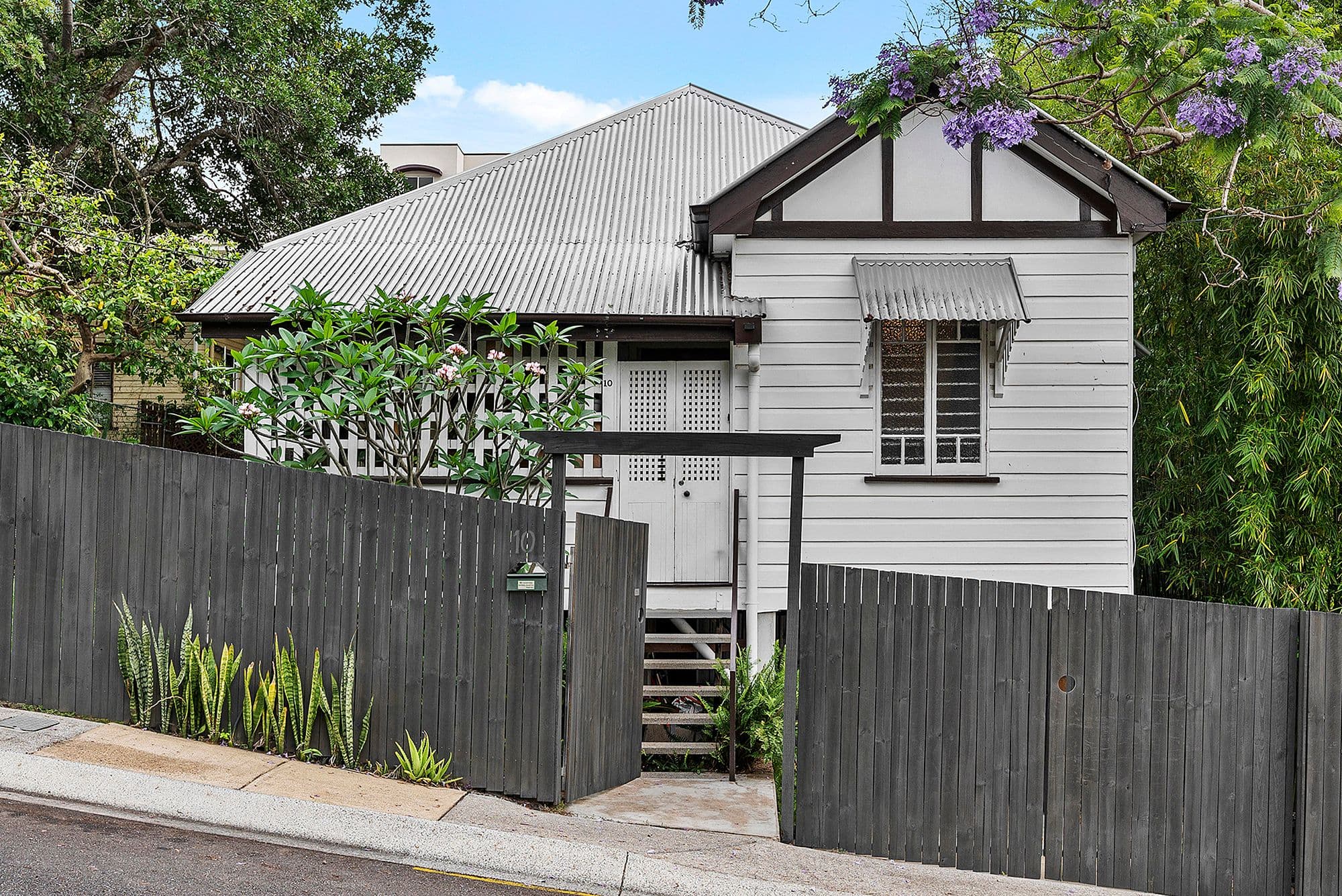 10 Hove Street, Highgate Hill QLD 4101, Highgate Hill - Image 1