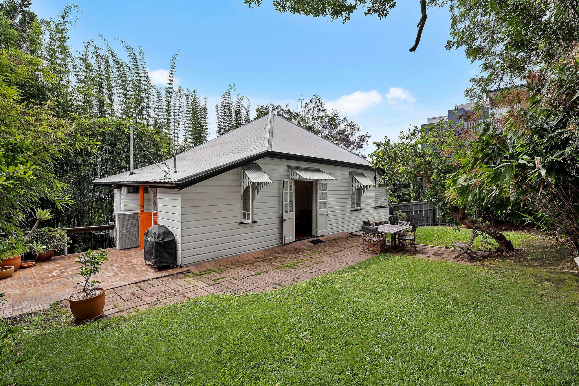10 Hove Street, Highgate Hill QLD 4101, Highgate Hill - Thumbnail 2