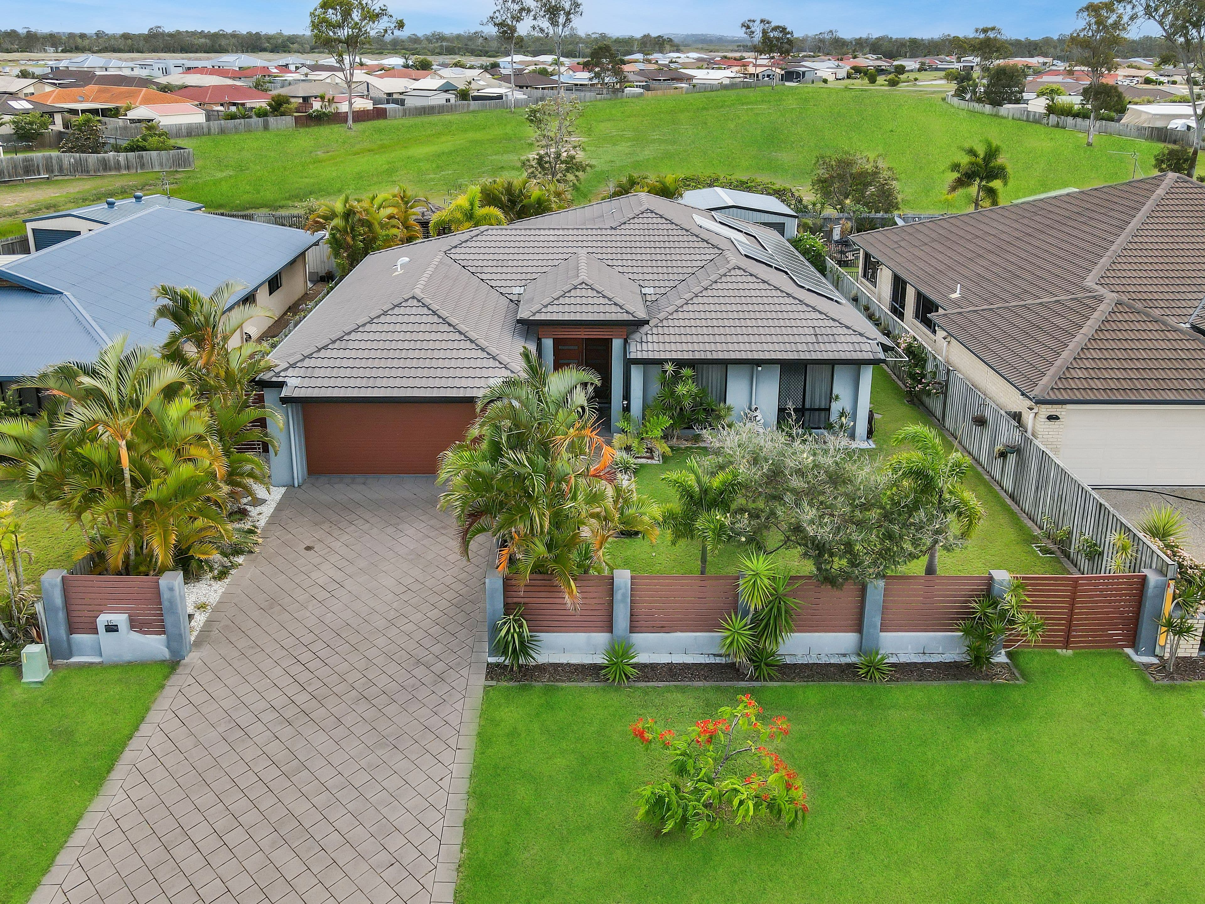 16 Murphy Street, Point Vernon QLD 4655, Point Vernon - Thumbnail 2