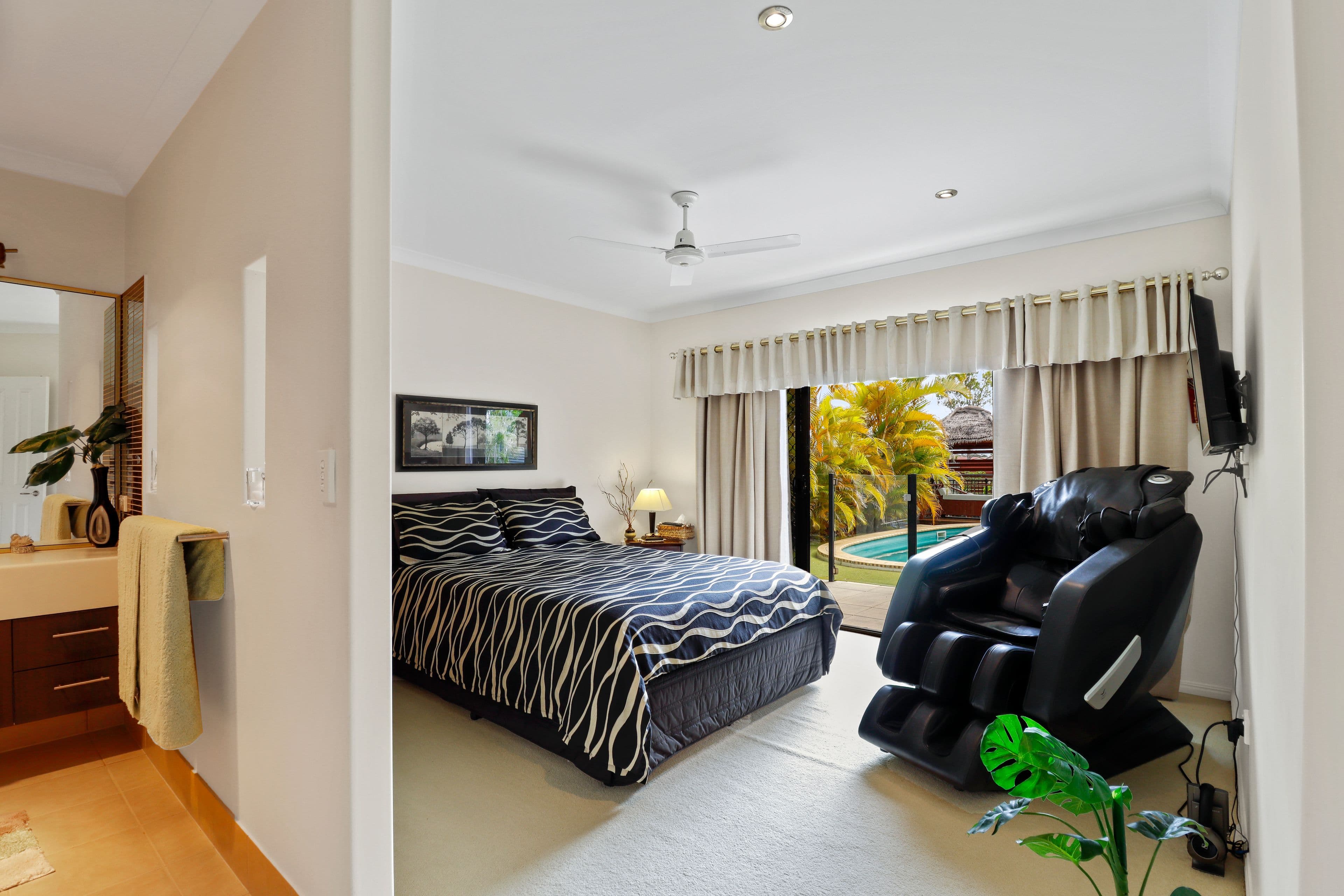 16 Murphy Street, Point Vernon QLD 4655, Point Vernon - Thumbnail 6