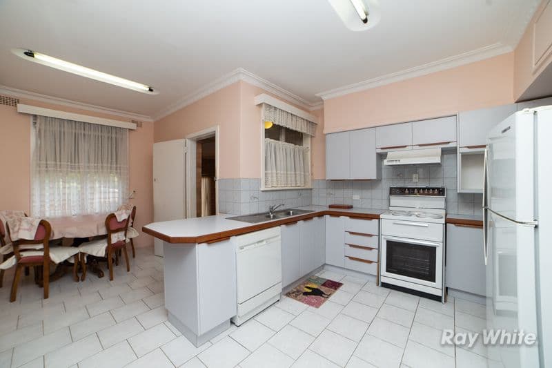 1 Robinson Avenue, Grafton - Thumbnail 2
