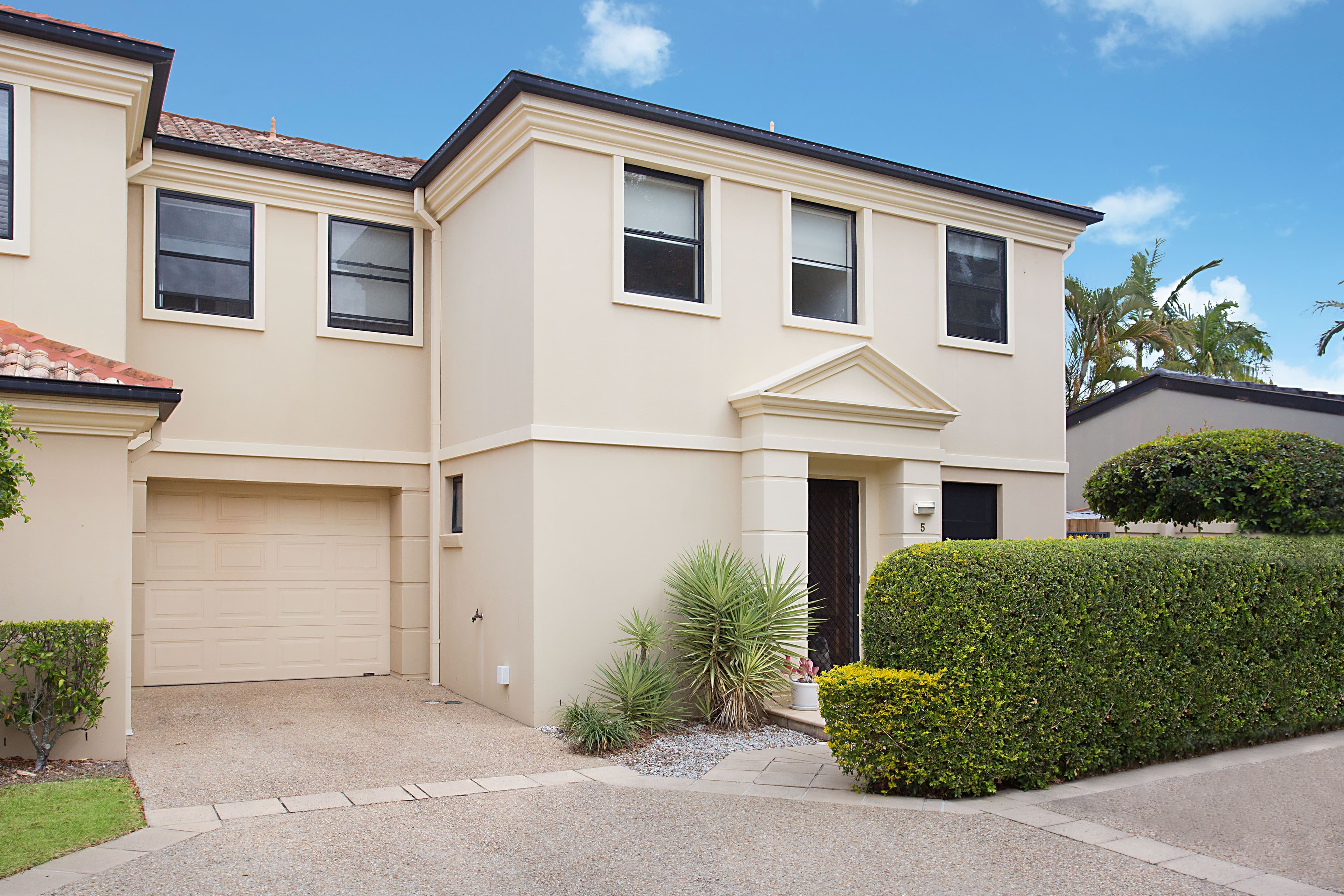 21 Sapium Road, Ashmore QLD 4214, Ashmore - Thumbnail 2