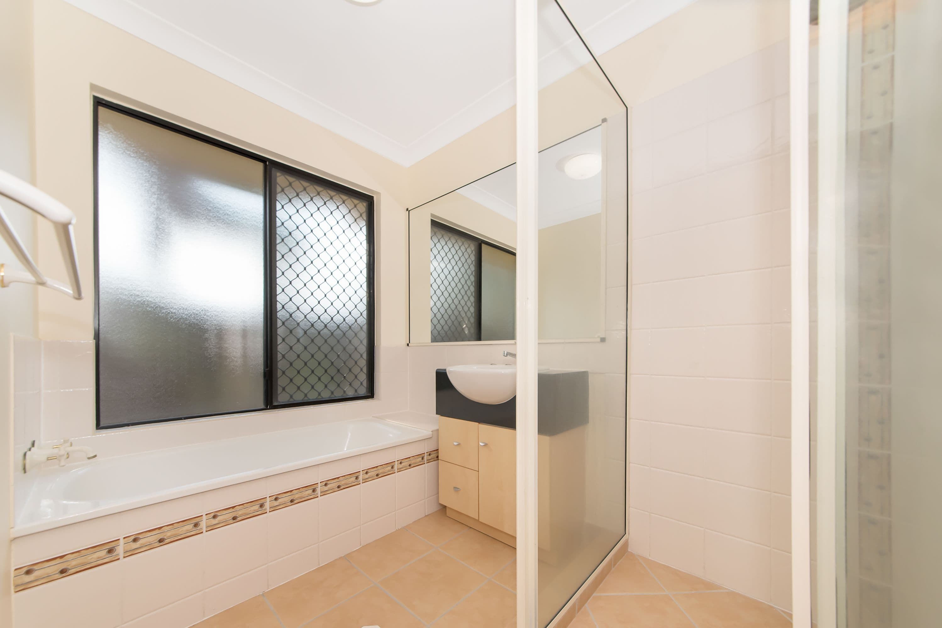 9 Bellingham Crescent, Kirwan QLD 4817, Kirwan - Thumbnail 6