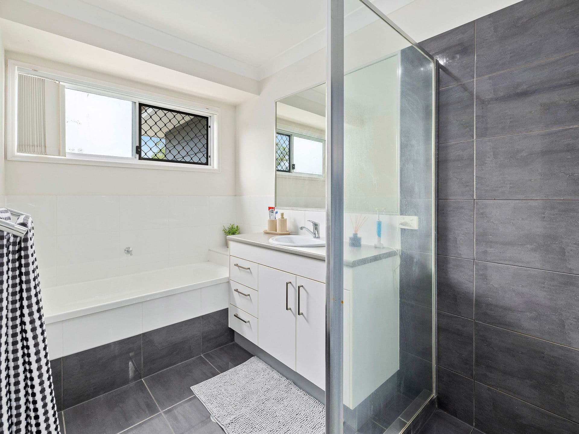 10 Greenview Street, Oxley QLD 4075, Oxley - Thumbnail 8