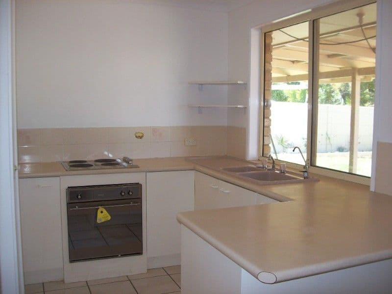 4 Gloria Court, DECEPTION BAY QLD 4508, Deception Bay - Thumbnail 2