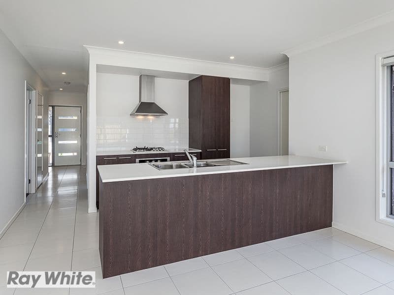 102 Expedition Drive, North Lakes QLD 4509, North Lakes - Thumbnail 2