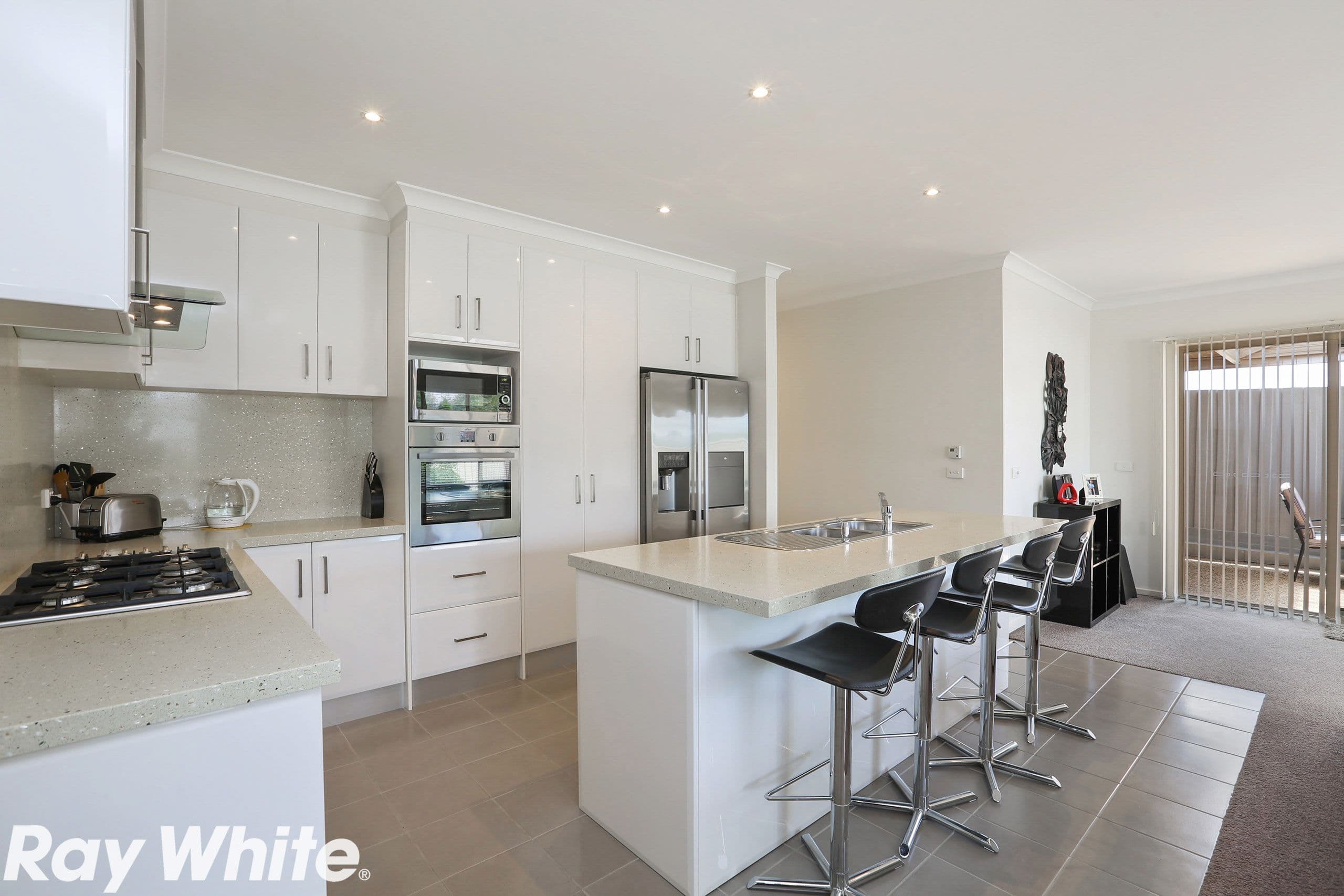40 Molesworth Drive, Highton VIC 3216, Highton - Thumbnail 6