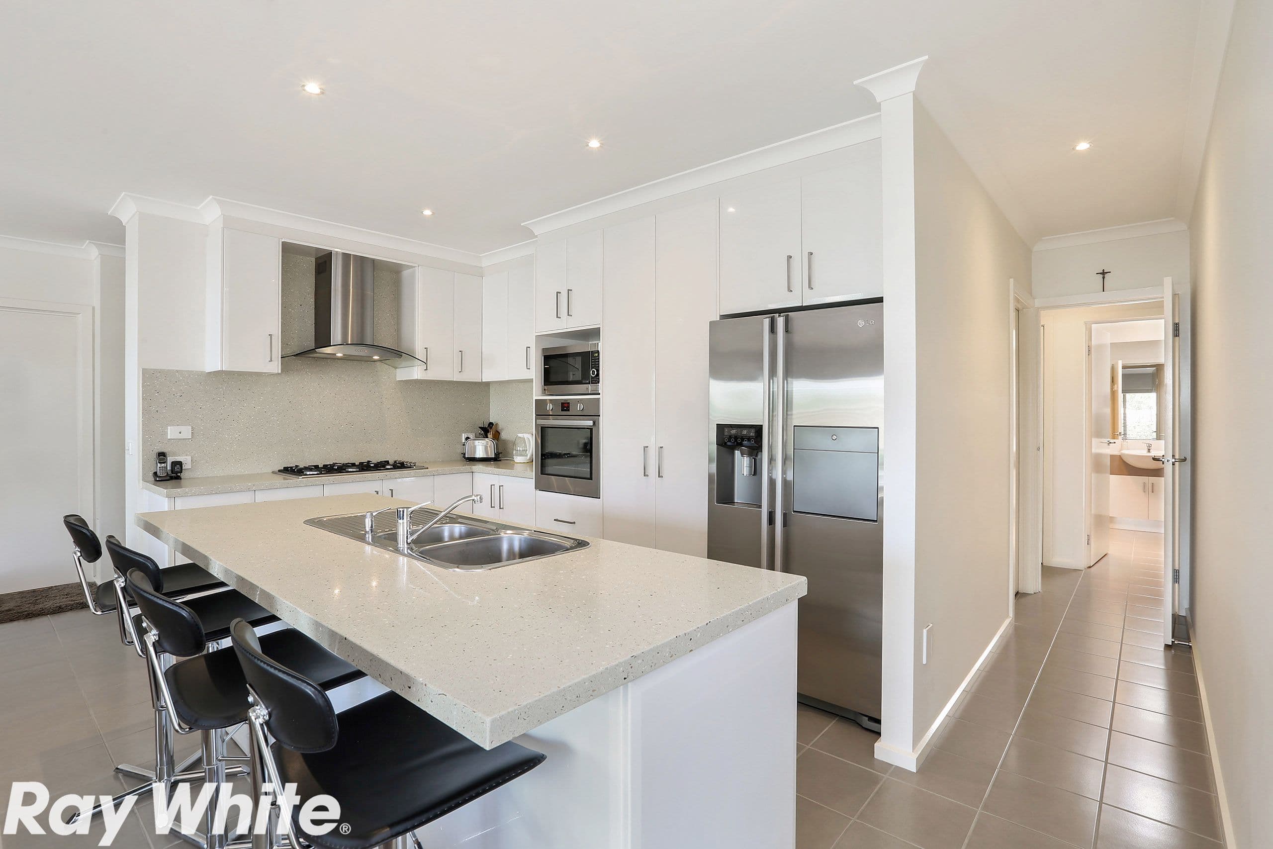 40 Molesworth Drive, Highton VIC 3216, Highton - Thumbnail 8
