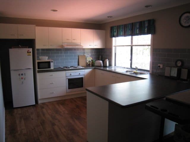 30 Roebuck Road, RUSSELL ISLAND QLD 4184, Russell Island - Thumbnail 8