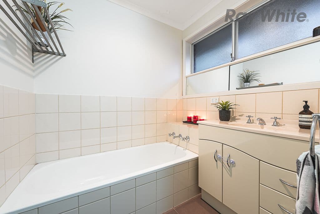 6 PERCY Street, Croydon South VIC 3136, Croydon South - Thumbnail 7