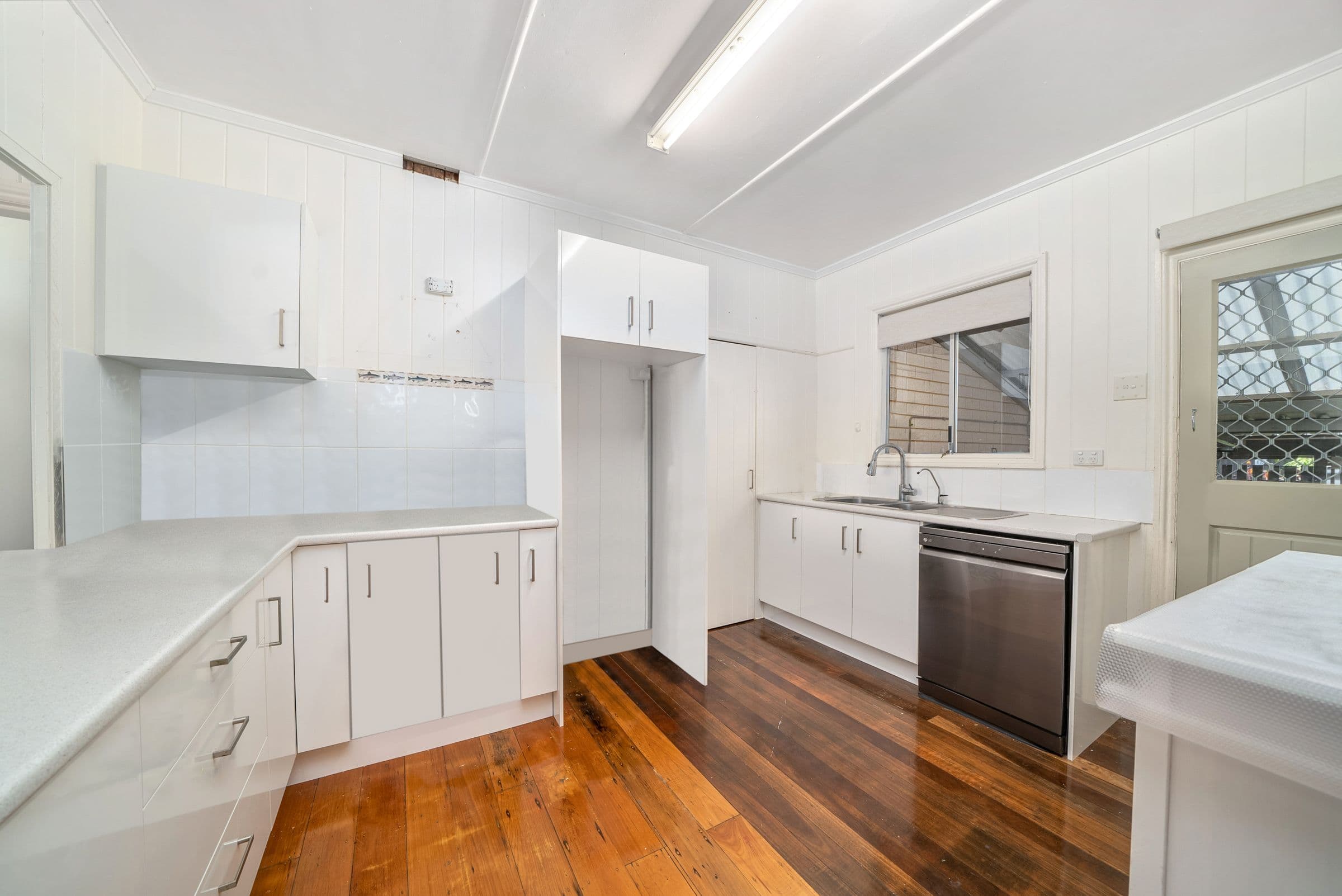 36 Oyster Point Esplanade, Scarborough QLD 4020, Scarborough - Thumbnail 8