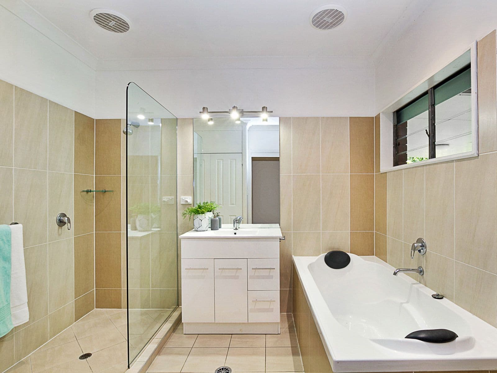 33 Tamarind Street, Kirwan QLD 4817, Kirwan - Thumbnail 6