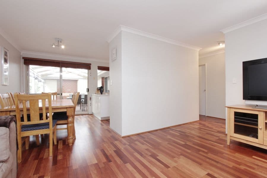 22 Helmsley Street, SCARBOROUGH WA 6019, Scarborough - Thumbnail 2