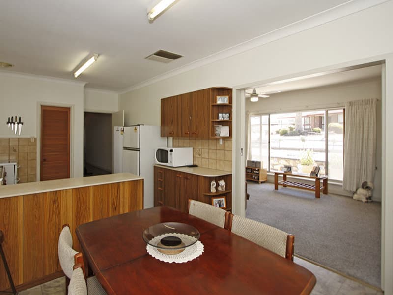 31 Larkdale Crescent, O'Halloran Hill - Thumbnail 2