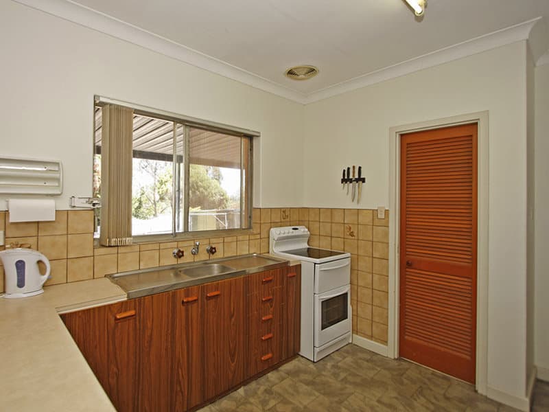 31 Larkdale Crescent, O'Halloran Hill - Thumbnail 4