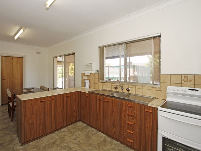 31 Larkdale Crescent, O'Halloran Hill - Thumbnail 7