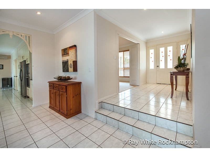 10 Ridgedale Avenue, NORMAN GARDENS QLD 4701, Norman Gardens - Thumbnail 5