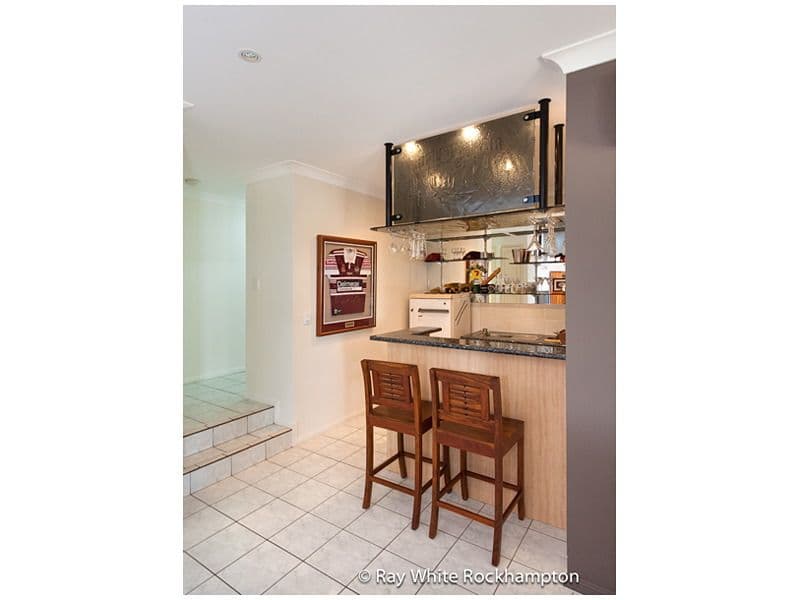 10 Ridgedale Avenue, NORMAN GARDENS QLD 4701, Norman Gardens - Thumbnail 6