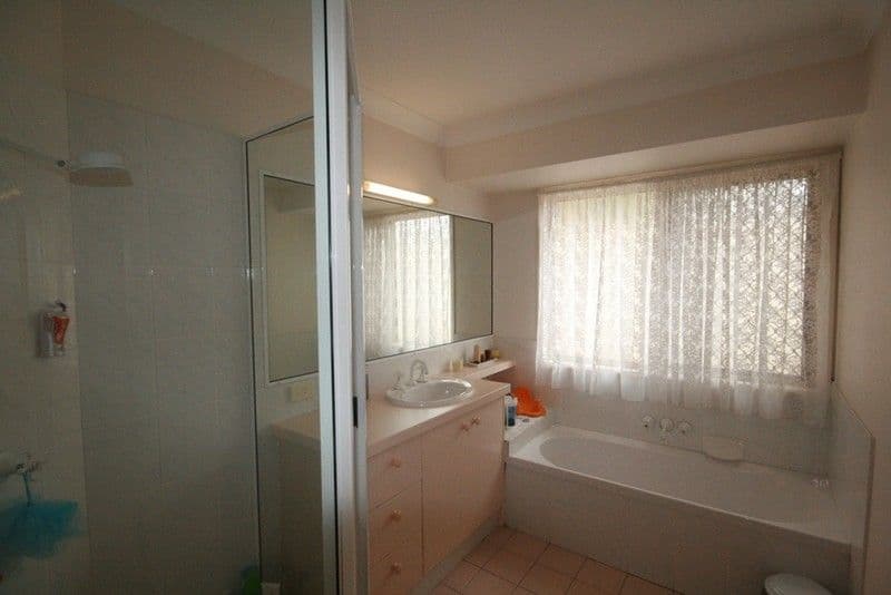 8 Staffa Close, MERRIMAC QLD 4226, Merrimac - Thumbnail 8