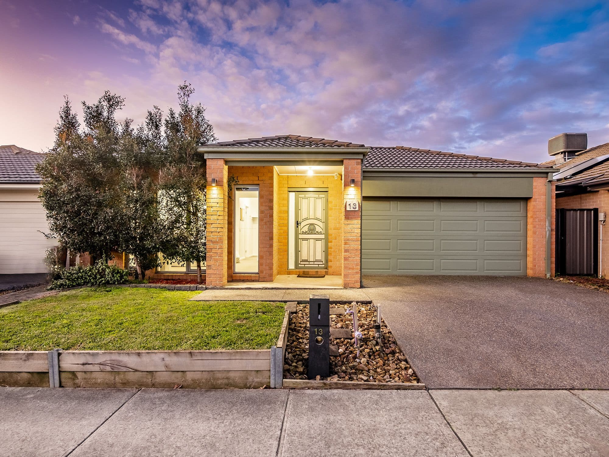 13 Gelderland Drive, Clyde North VIC 3978, Clyde North - Thumbnail 2