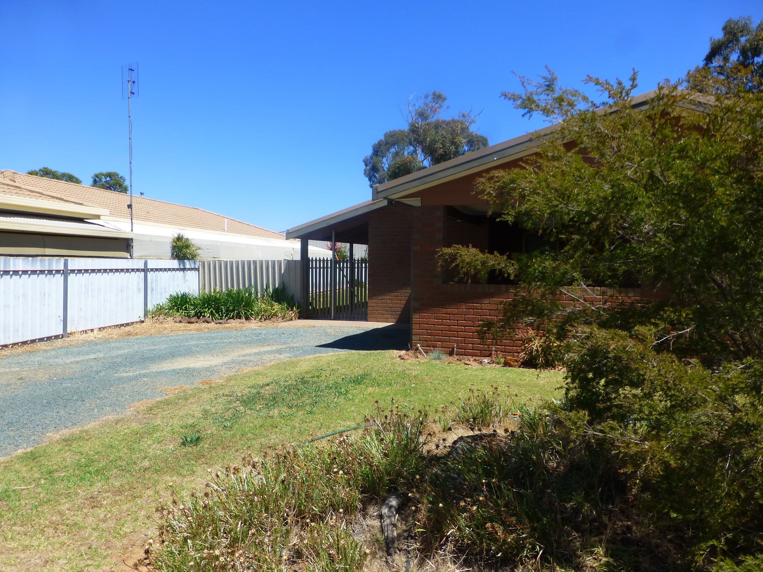 44 Adelaide Crescent, Echuca VIC 3564, Echuca - Thumbnail 2