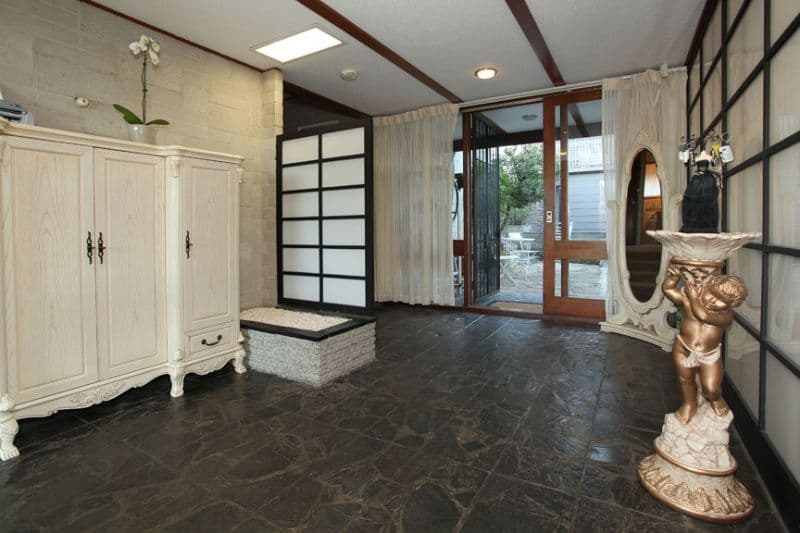 10 Solway Drive, GLEN WAVERLEY VIC 3150, Glen Waverley - Thumbnail 2